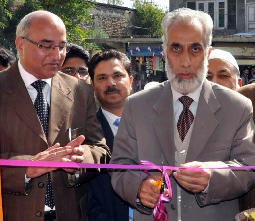 J&K Bank opens B.U  at Habak, conducts camp in Ganderbal