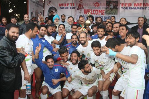J&K Bank football team lifts 11th Christmas Gold Cup
