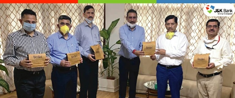 Vikram Gujral felicitates J&K Bank CMD