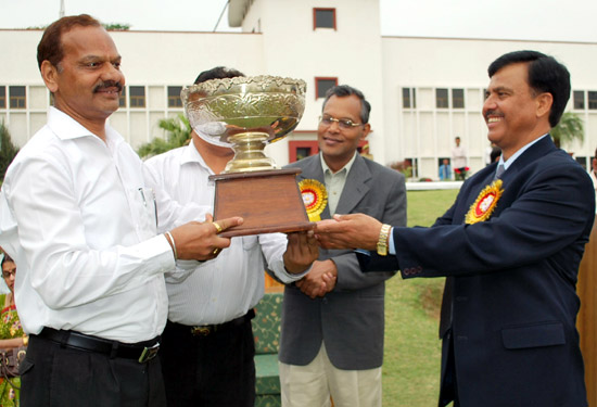 Annual Flower Show J & K Bank awarded trophy