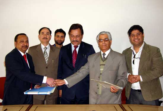 HPCL, JK Bank sign MoU Bank to install ATMs at HP petrol pumps