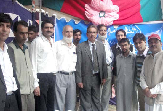 J&K Bank serves refreshment to Baba Nagri devotees