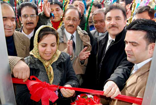 Minister Social Welfare inaugurates J&K Bank ATM at Kulgam