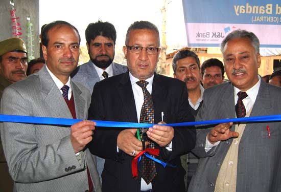 J&K Bank opens 590th branch at Arizal, Budgam