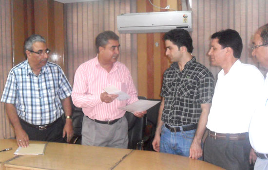 J&K Bank staffer rewarded for alertness