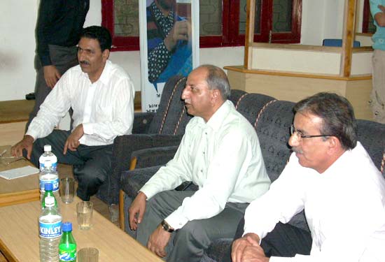 J&K Bank holds Customer Advisory Meet at Ganderbal