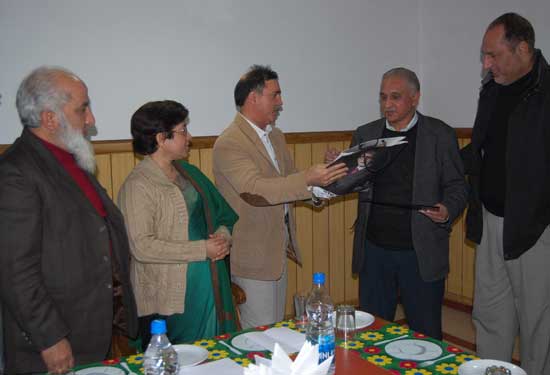 J&K Bank accords warm send off to retiring officers