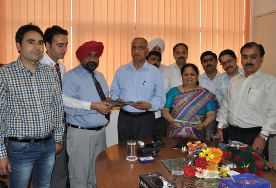 J&K Bank signs MoU with Atul Auto Ltd.