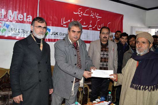 J&K Bank conducts KCC Mela at Gund