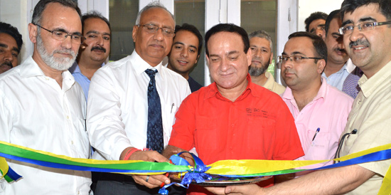 J&K Bank organizes free medical camp at Gund, blood donation camp…