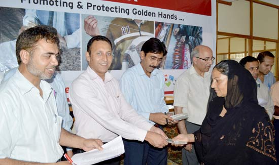 J&K Bank holds Artisan Credit Card mela at Bemina